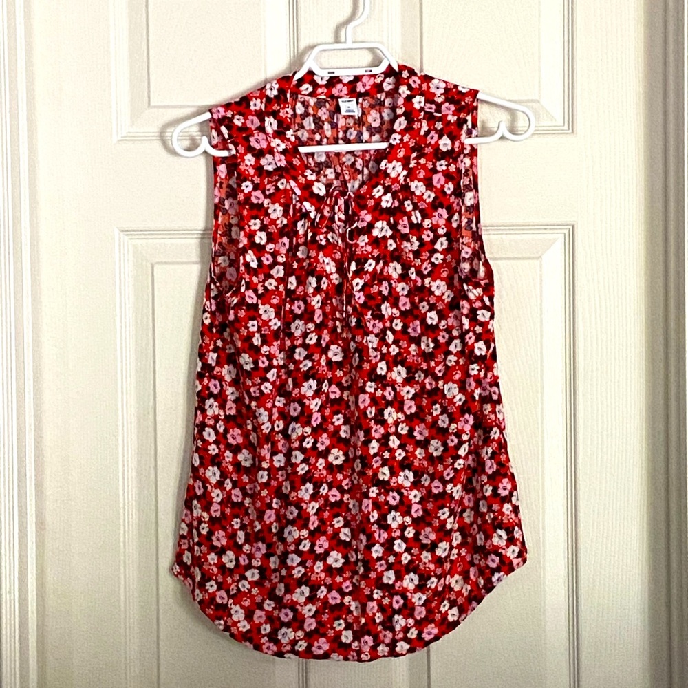 Old Navy Floral Sleeveless Top